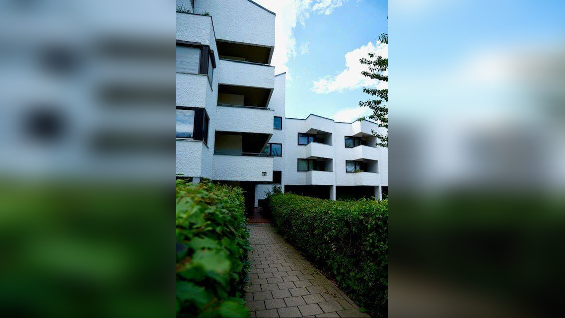 4,5-Zimmer-Architektenwohnung auf Erbpacht-Grundstück in ruhiger Grünanlage – Südbalkon & TG, provisionsfrei – 93049 Regensburg – Vorschaubild 3