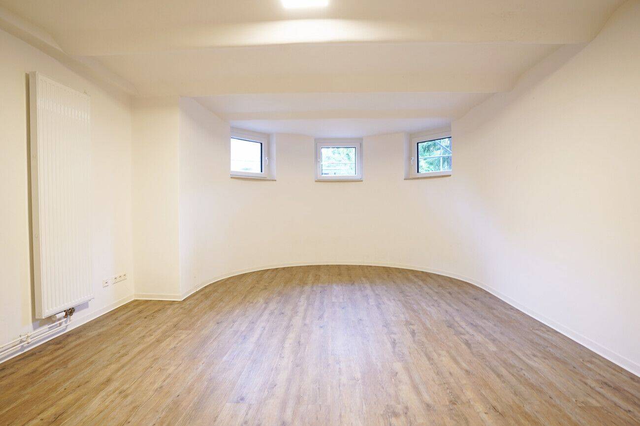 Großfamilien aufgepasst – Haus mit 12 Zimmern! – 30167 Hannover – Vorschaubild 3