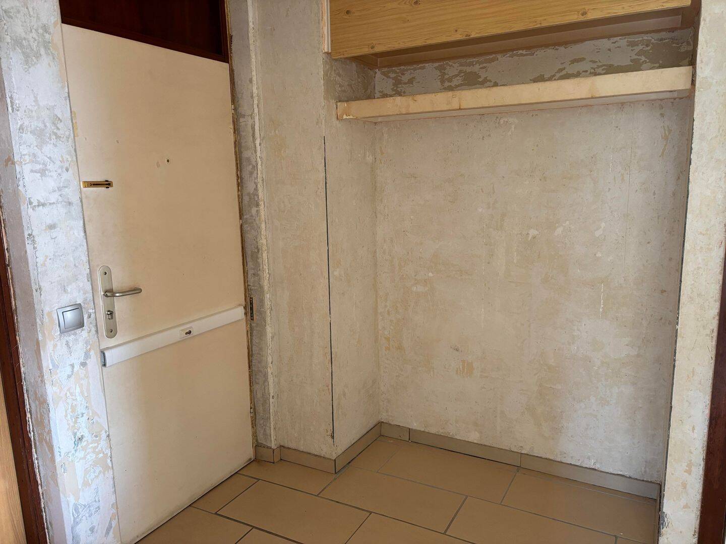Raum für einen neuen Lebensabschnitt: Renovierungsbedürftige 3-Zimmer Wohnung in Krefeld – Uerdingen – 47829 Krefeld – Vorschaubild 4