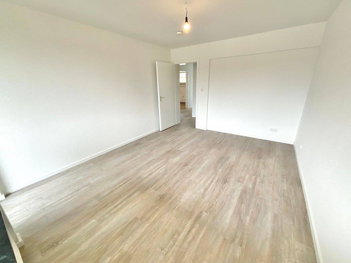 Frisch renovierte 3 Zimmerwohnung mit Balkon – 58097 Hagen – Vorschaubild 3