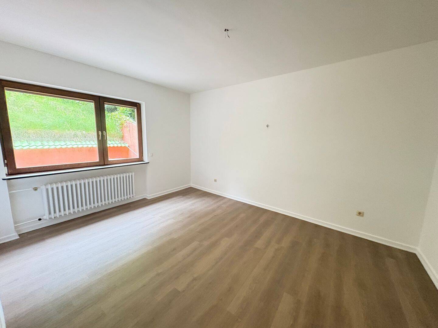 Frisch renovierte 4 ZKB Wohnung ab sofort zu vermieten ! – 54294 Trier – Vorschaubild 3