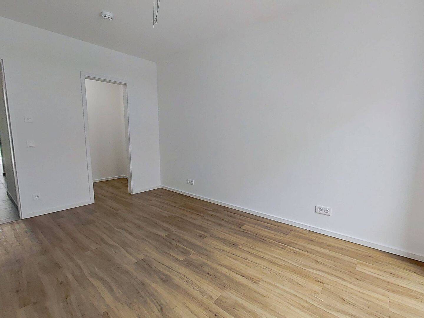 Modernes Wohnen auf zwei Ebenen: Stilvolle Maisonette-Wohnung mit eigenem Garten in Rissen – 22559 Hamburg – Vorschaubild 5