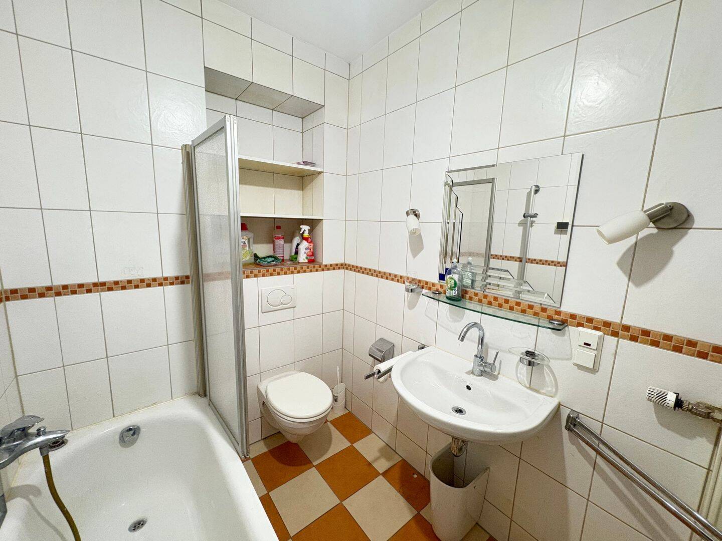 Frisch renovierte 4 ZKB Wohnung ab sofort zu vermieten ! – 54294 Trier – Vorschaubild 4