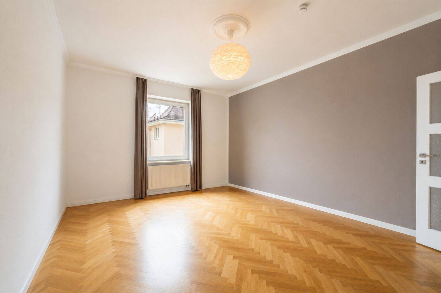 AIGNER – Stilvoller Altbaucharme in großzügiger 3-Zimmer-Wohnung – 81543 München – Vorschaubild 3
