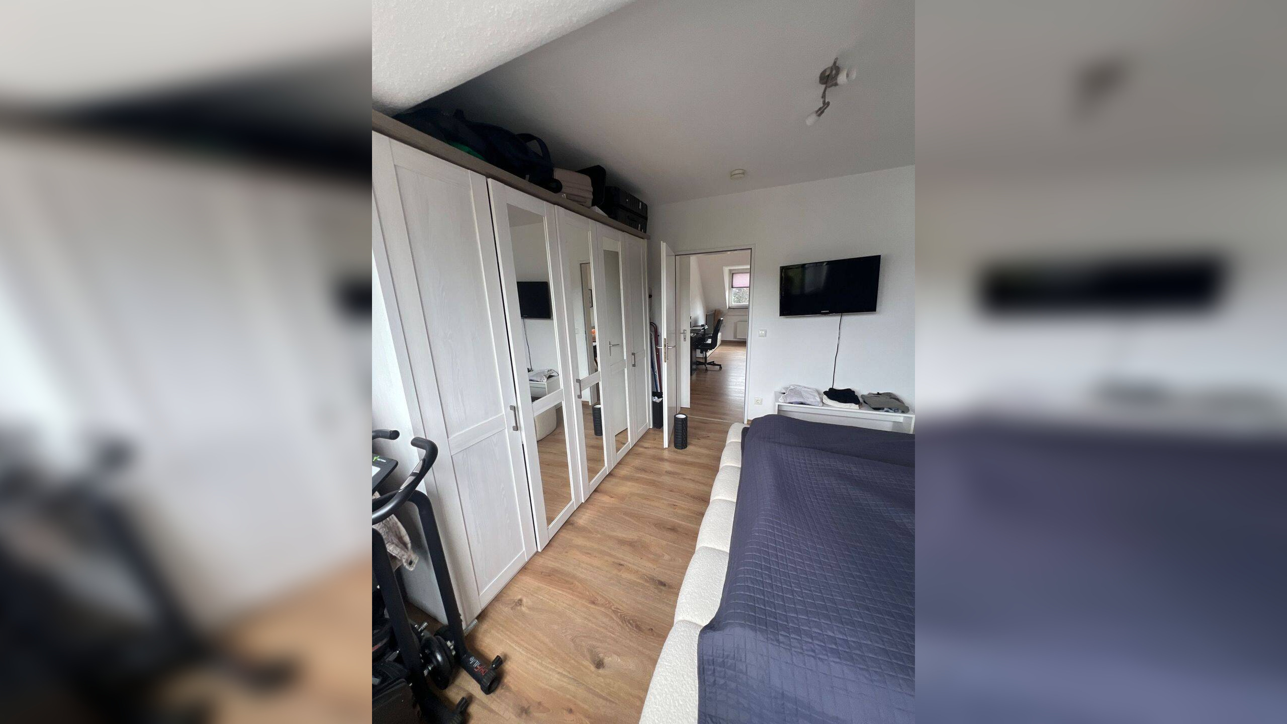 Helle Dachgeschoss-2-Zimmer-Wohnung mit viel Tageslicht in Köln – 51061 Köln – Vorschaubild 4
