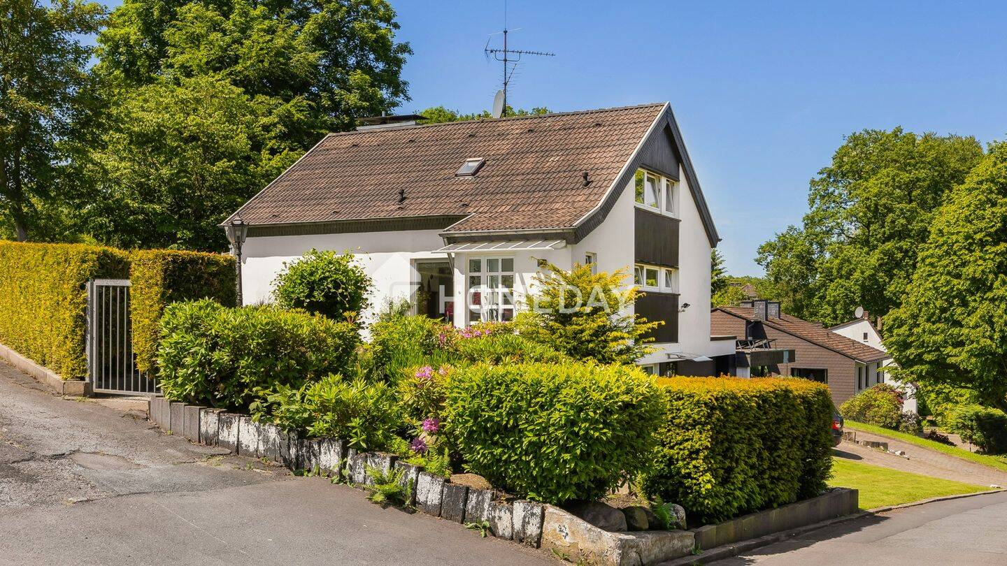 Familienfreundliches Einfamilienhaus mit Sauna, Doppelgarage und schönem Garten – 45219 Essen – Vorschaubild 3