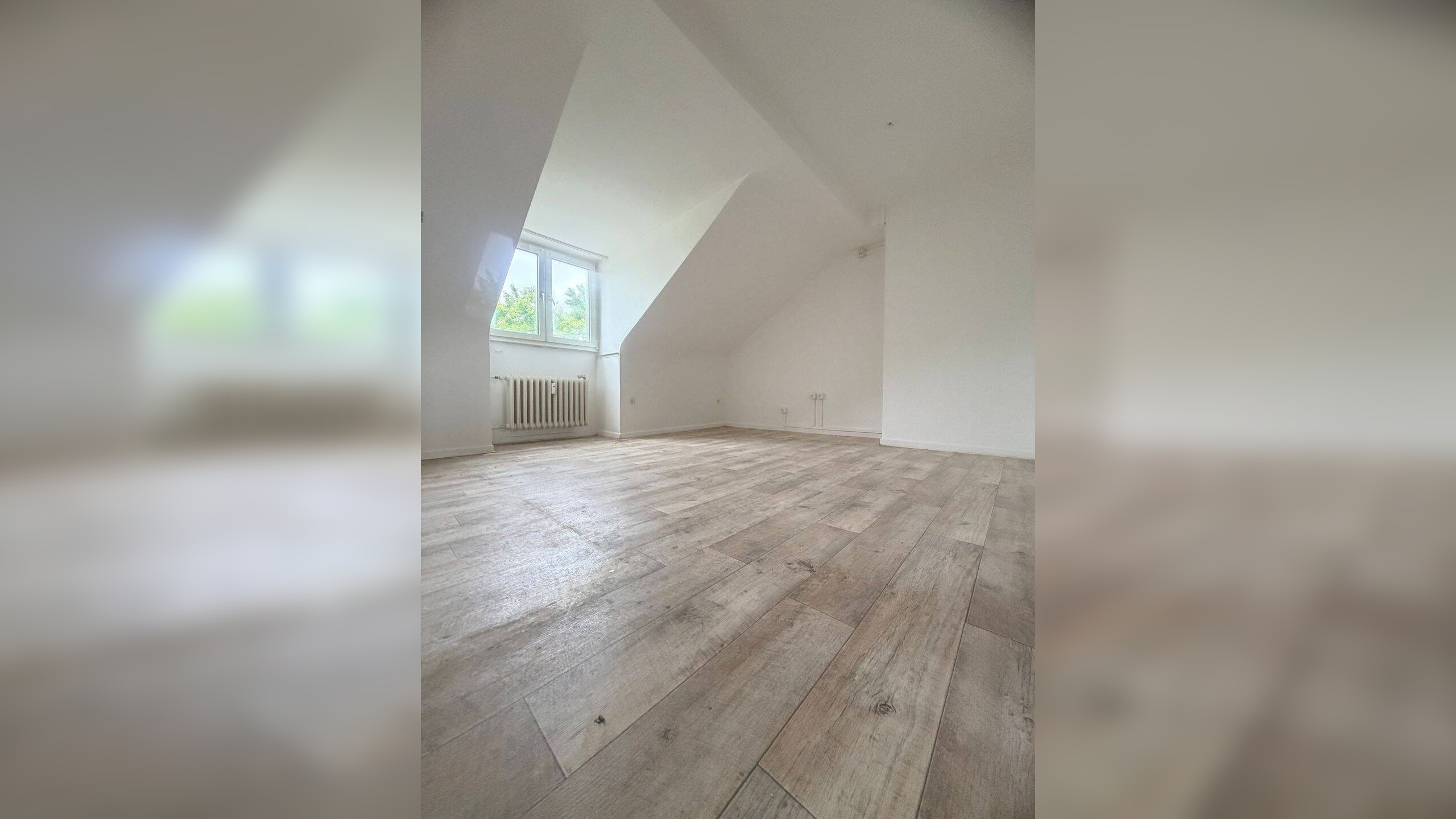 Duisburg – Mitte – Dellviertel – Top gepflegte Dachgeschoss Wohnung mit großer Wohnküche – 47051 Duisburg – Vorschaubild 3