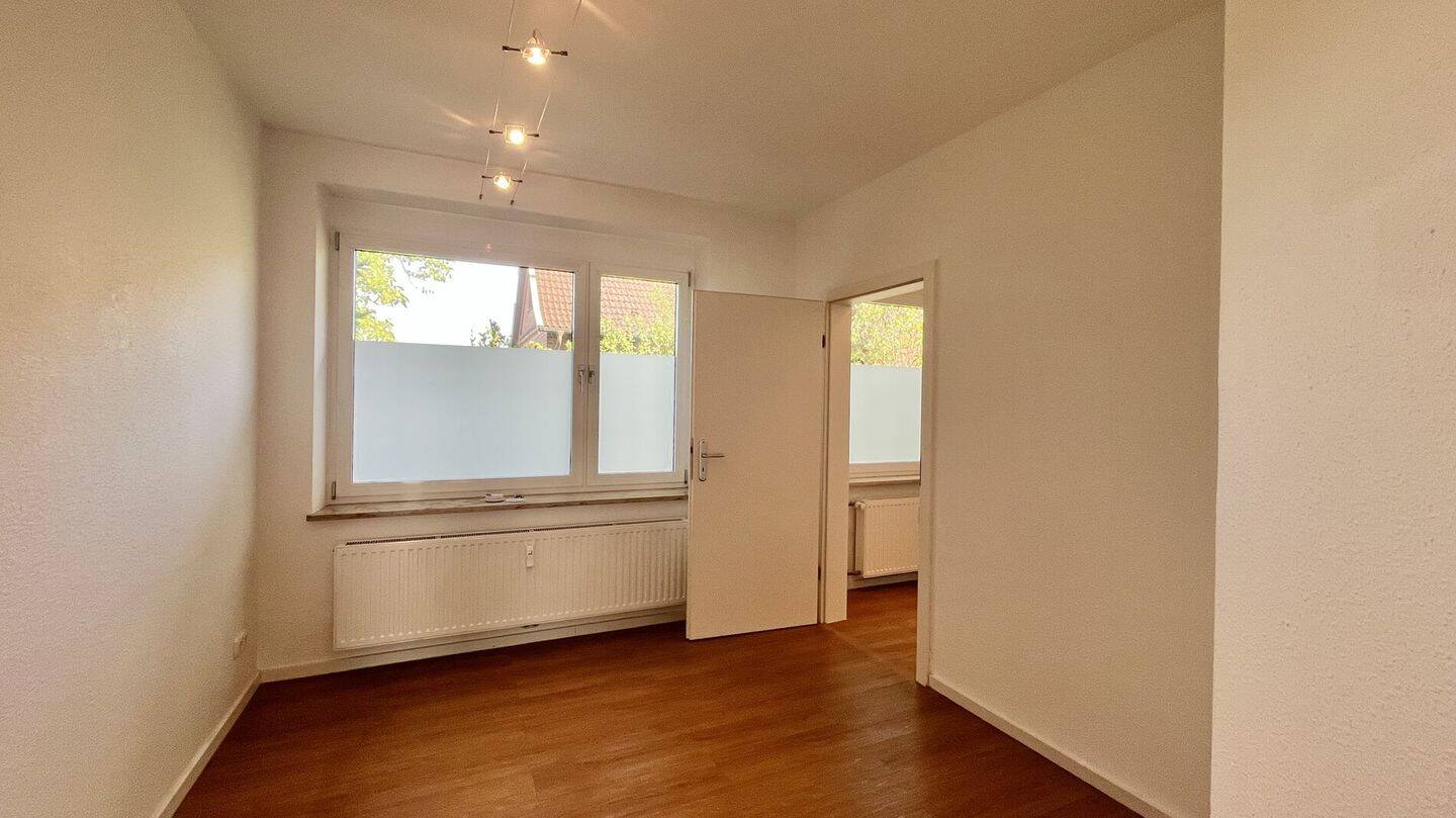 Hamburg-Kirchwerder: Einfamilienhaus mit Anbau, Einliegeroption & großem Grundstück im Grünen – 21037 Hamburg – Vorschaubild 4