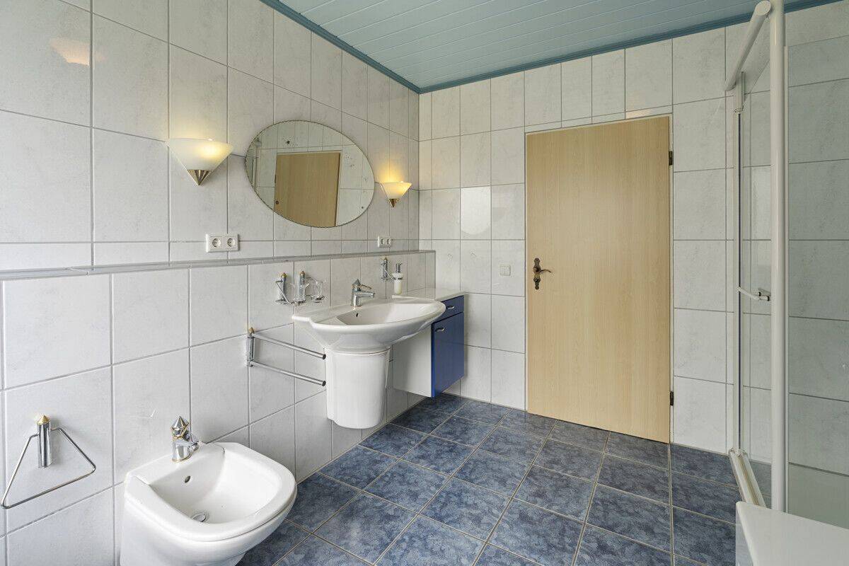 Einfamilienhaus mit riesigem Grundstück in Paderborn-Neuenbeken – 33100 Paderborn – Vorschaubild 3