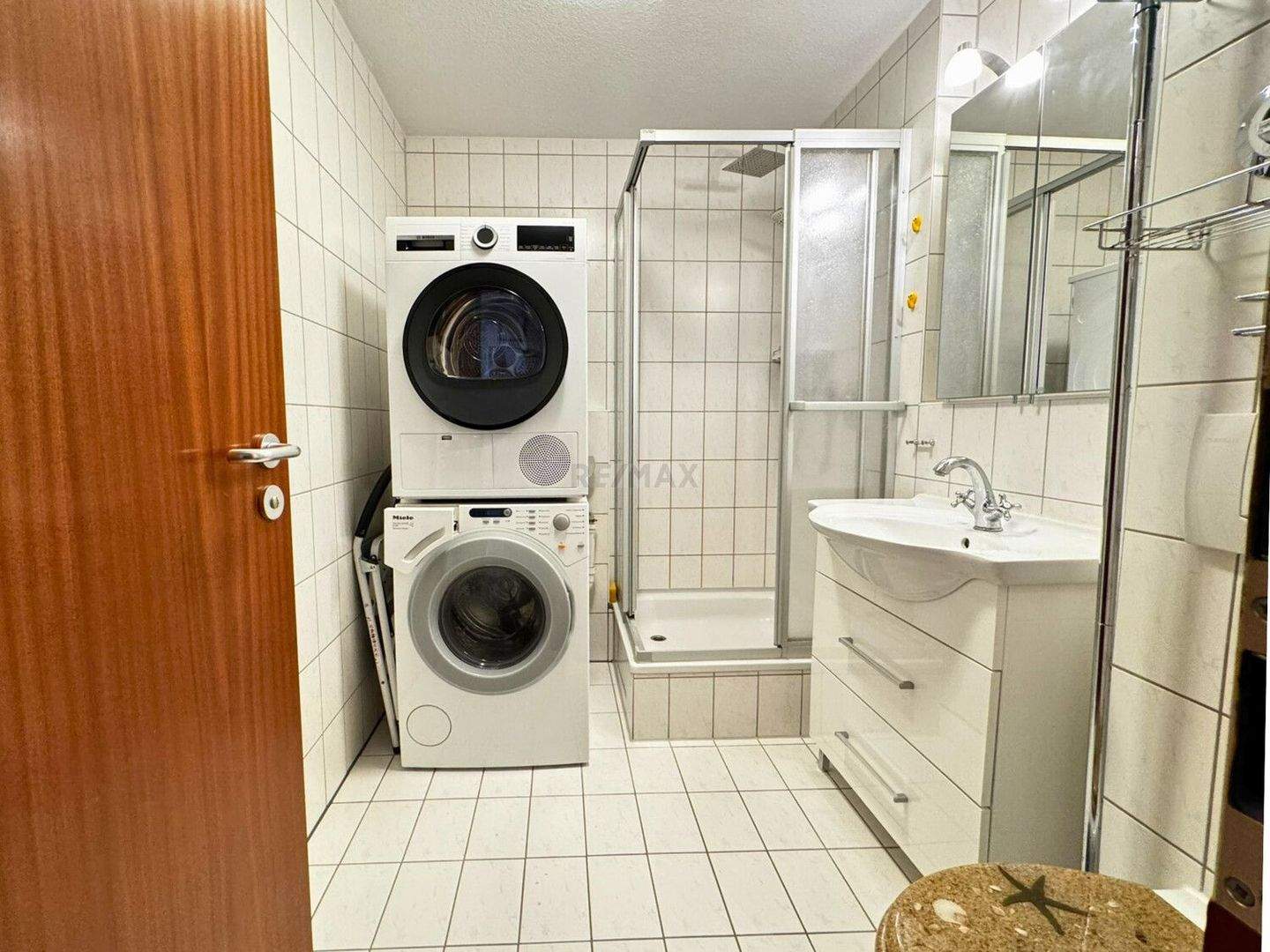 Möblierte Zwei Zimmer Wohnung mit Balkon und Stellplatz – 70372 Stuttgart – Vorschaubild 4