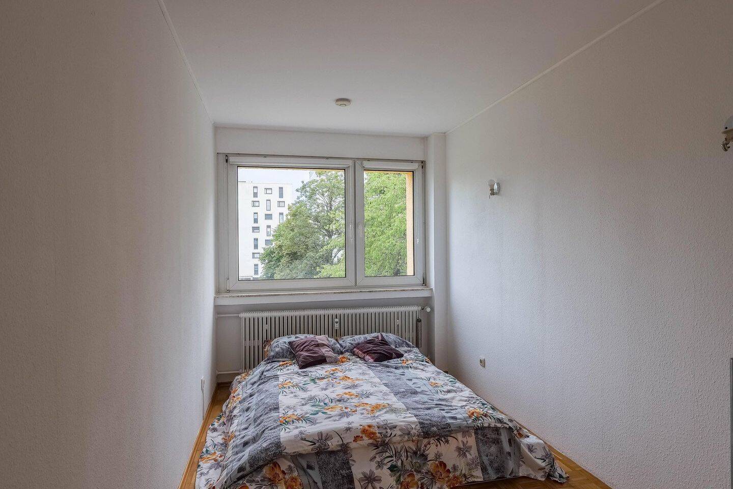 Provisionsfrei & Bezugsfrei! 3-Zimmer-Wohnung mit Loggia nähe Ostpark! – 81735 München – Vorschaubild 3