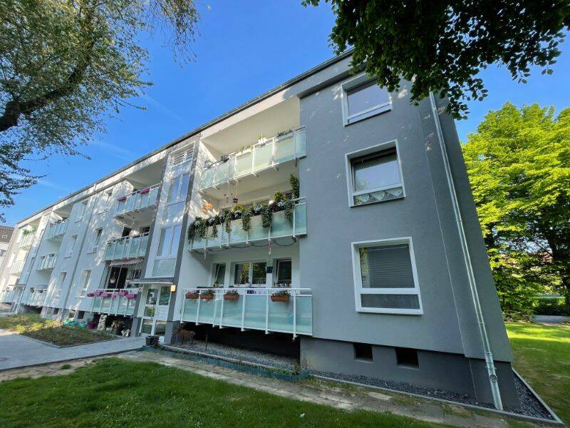 *Balkonwohnung*modernisiert*Wannenbad*gedämmtes Haus*ruhige Lage* – 45359 Essen – Vorschaubild 3