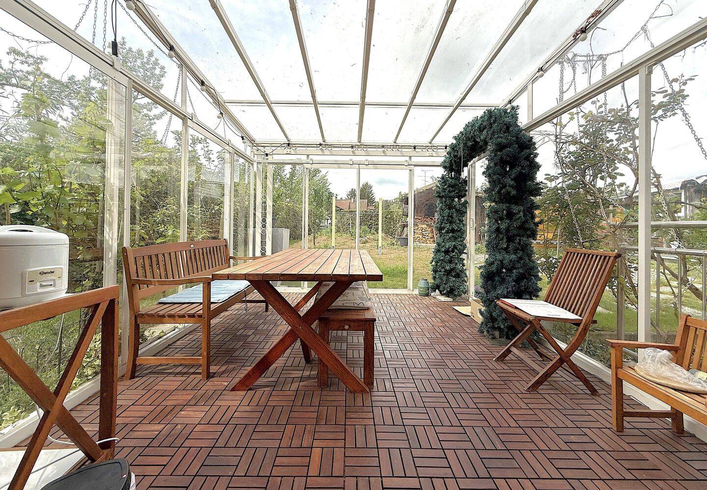 Hochwertiges Einfamilienhaus mit Wintergarten und Einliegerwohnung in attraktiver Lage – 91056 Erlangen – Vorschaubild 3