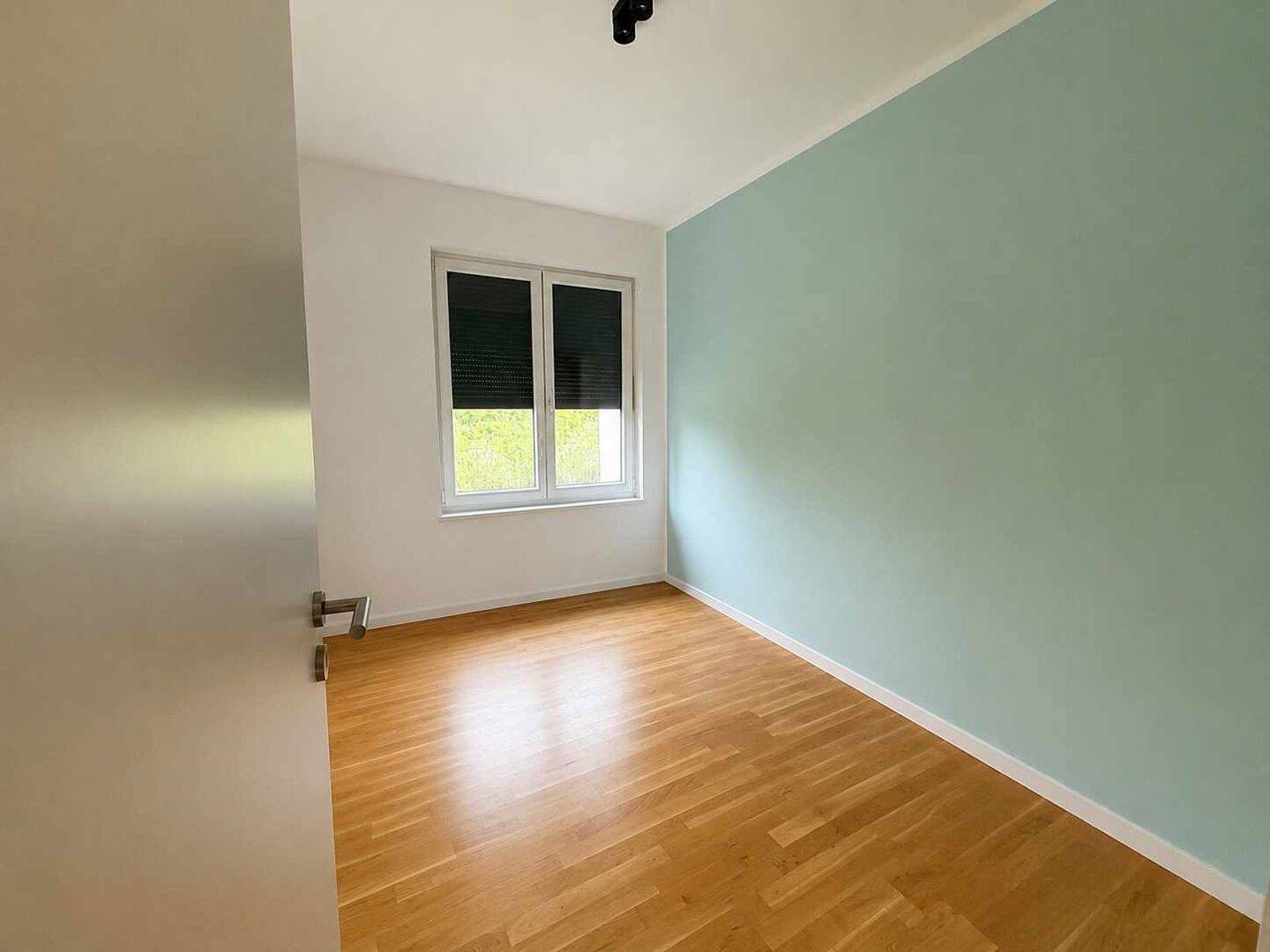 Moderne 3-Zimmer-Wohnung mit offenem Wohnkonzept, 2 Bädern, neuer Einbauküche und eigenem Garten! – 14469 Potsdam – Vorschaubild 5