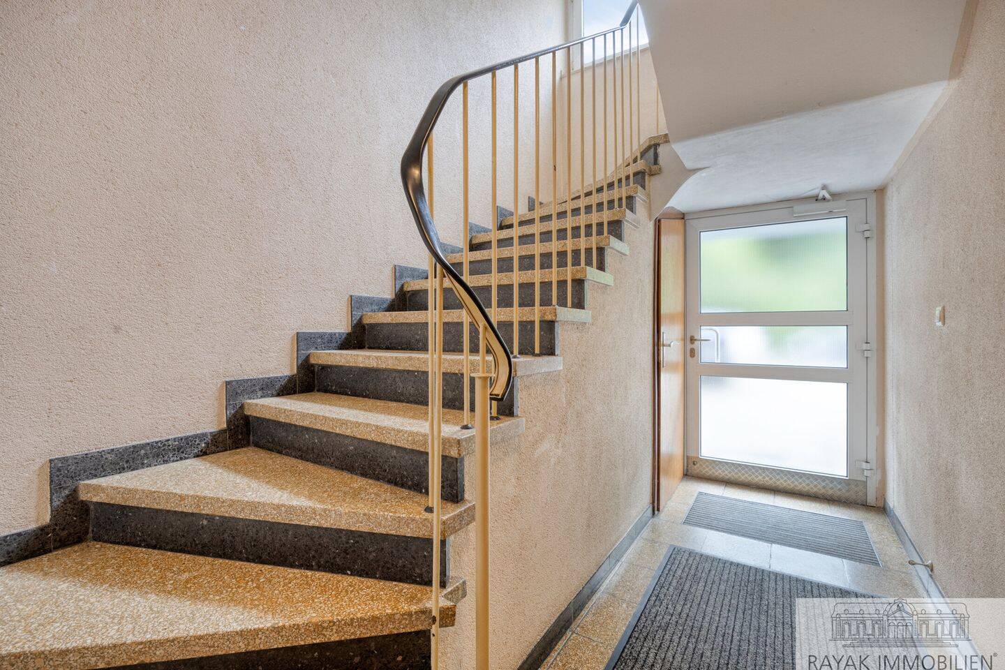 Maisonette-Wohnung zum Kauf in Düsseldorf Hassels – Rayak Immobilien, Ihr Makler für Düsseldorf – 40599 Düsseldorf – Vorschaubild 3
