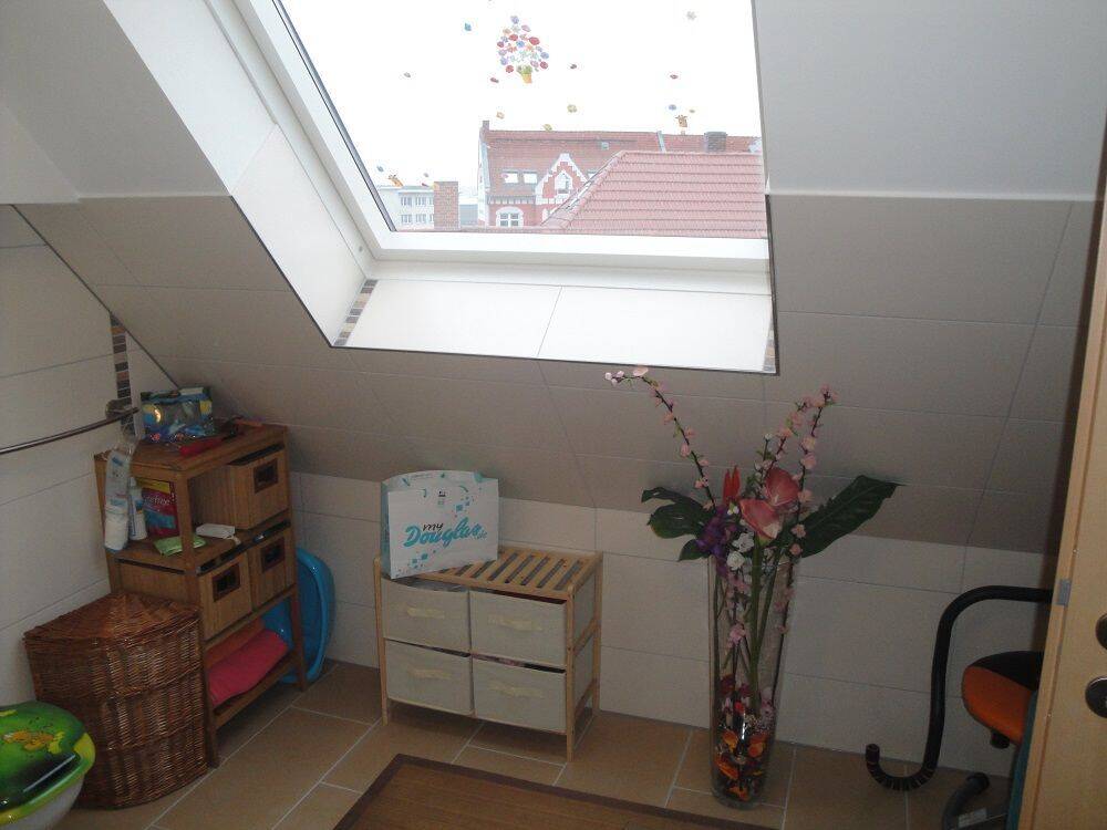 helle freundliche 2 Raum DG Wohnung in Erfurt zu vermieten, ab sofort – 99086 Erfurt – Vorschaubild 3
