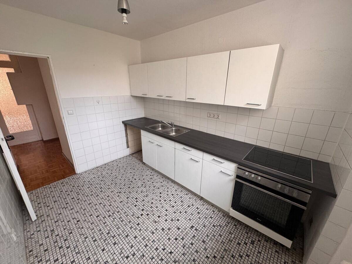 Eislebener Str: LEERE 4-Zi-Whg, 92 m² – 2 Bäder – VHS 5.OG + SÜD-Loggia ab 01.01.2027 – IST Zustand – 10789 Berlin – Vorschaubild 3