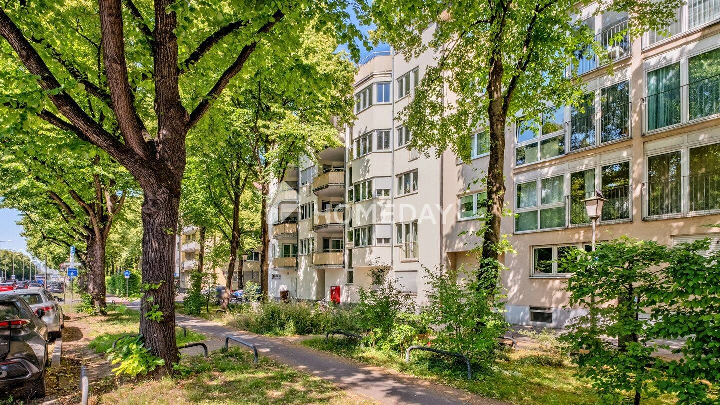 Frisch teilsaniert & renditestark – stilvolle 4-Zimmer-Wohnung mit Balkon, zwei Bädern & TG (zzgl.) – 80637 München – Vorschaubild 3