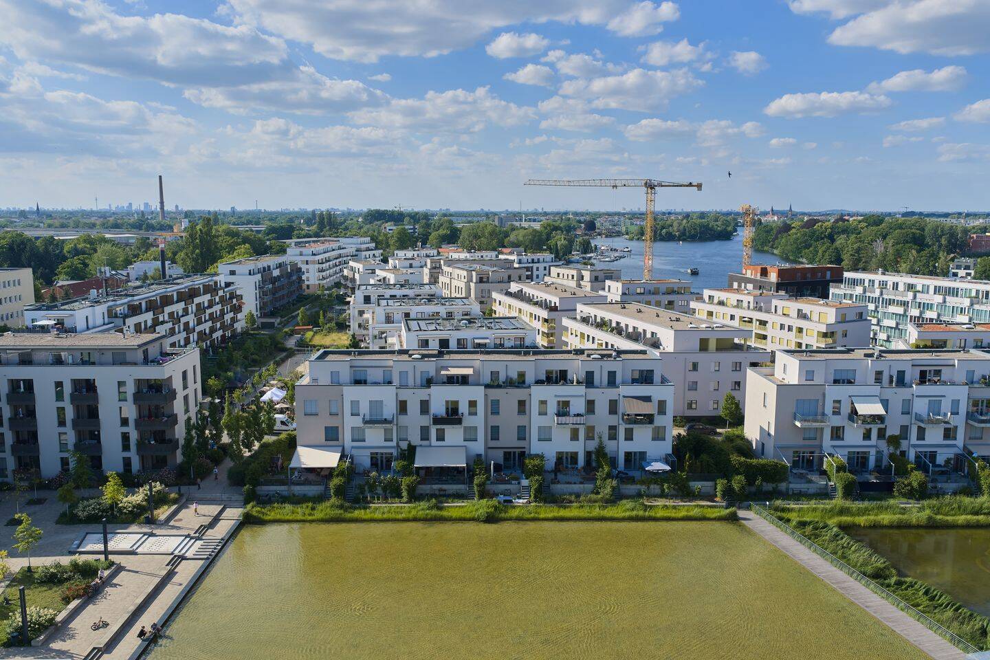 Modernes Wohnen am Wasser – Hochwertige Dachgeschosswohnung mit Dachterrasse, Aufzug und Wasserblick – 12527 Berlin – Vorschaubild 3