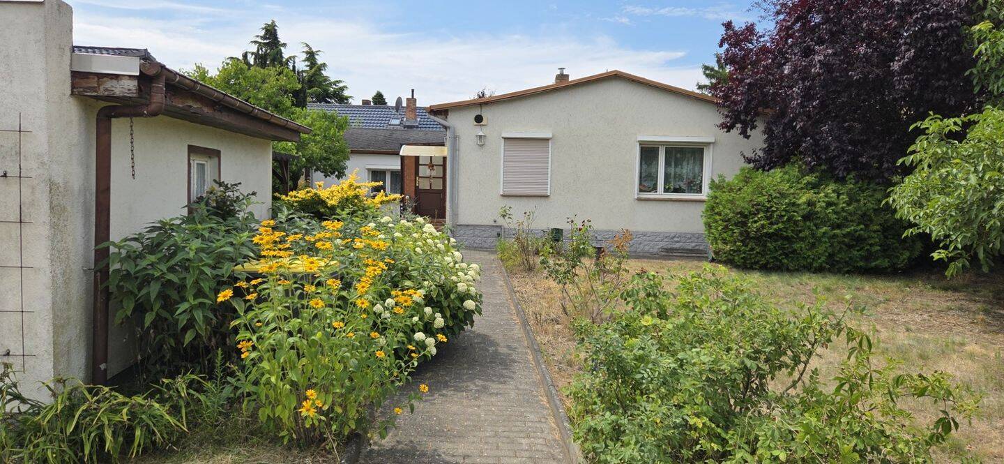 Kleines Haus zum Sanieren mit großem Grundstück – 12557 Berlin – Vorschaubild 3