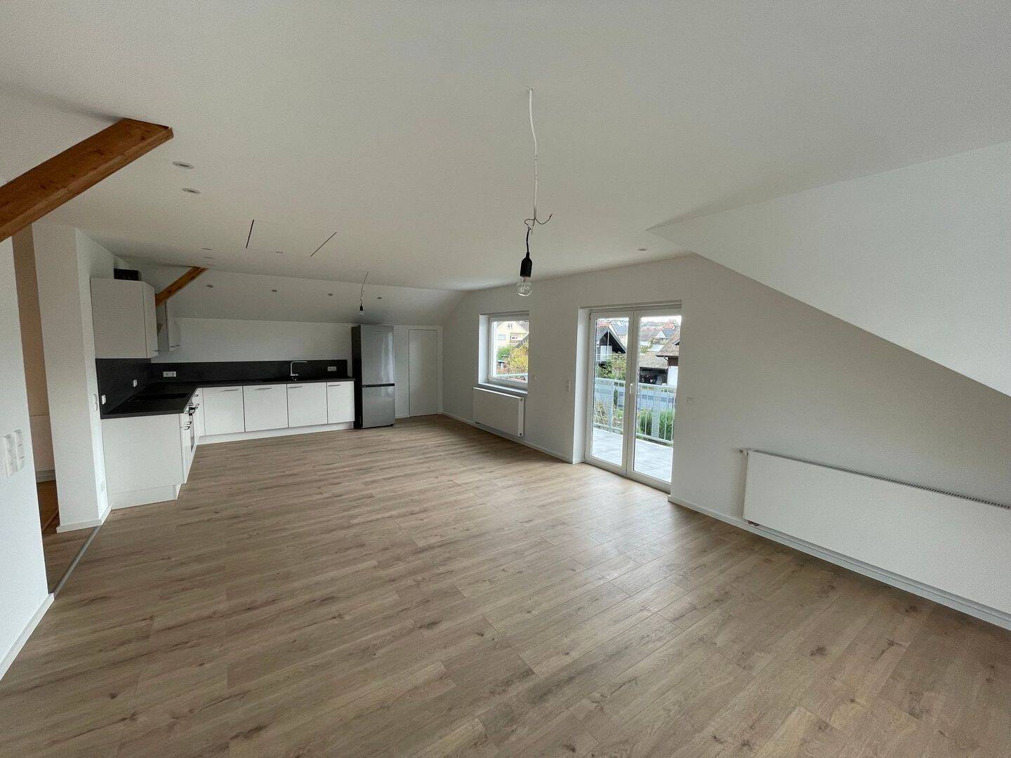 Moderne 3-Zimmer-Dachgeschosswohnung (ca. 120 m²) mit Balkon, Garage & großem Garten in Mühlhausen-Rettigheim – 69242 Mühlhausen – Vorschaubild 3