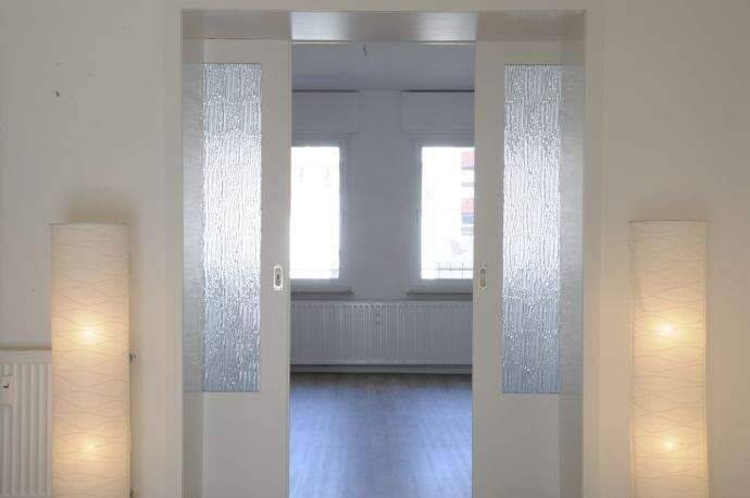 Wunderschöne 2-Zimmer Wohnung, Altbau – top saniert, modernes, großes Bad, sonniger Südwestbalkon, zentral, ruhig – 45219 Essen – Vorschaubild 4