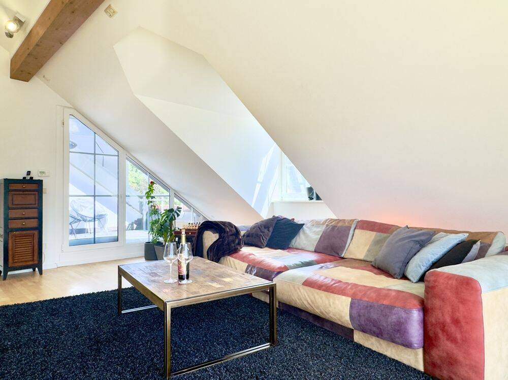 DAS GESAMTE DACHGESCHOSS  – Ruhige Lage im Märchenviertel mit Dachterrasse & zwei Balkonen – 81739 München – Vorschaubild 3