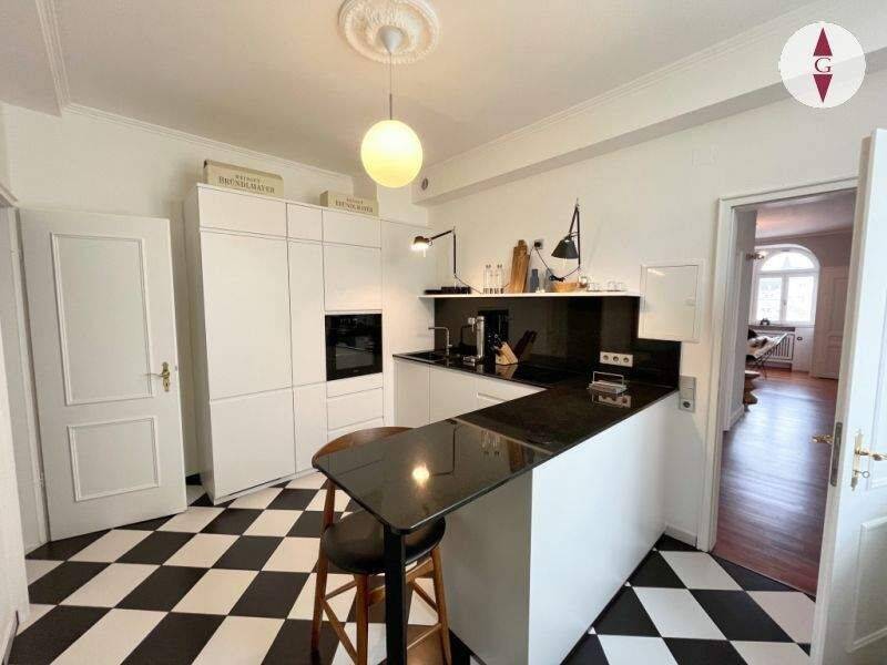 Wunderschöne Altbau-Wohnung in stattlichem Wohn- und Geschäftshaus. 3-Zimmer. Innenstadt! – 76530 Baden-Baden – Vorschaubild 3