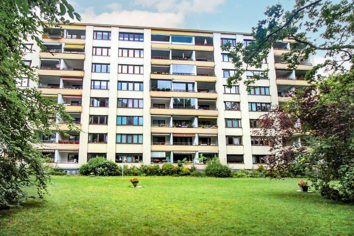 Großzügige 3-Zimmer-ETW mit Loggia in begehrter Lage von Düsseldorf-Golzheim – ab sofort bezugsfrei! – 40474 Düsseldorf – Vorschaubild 3