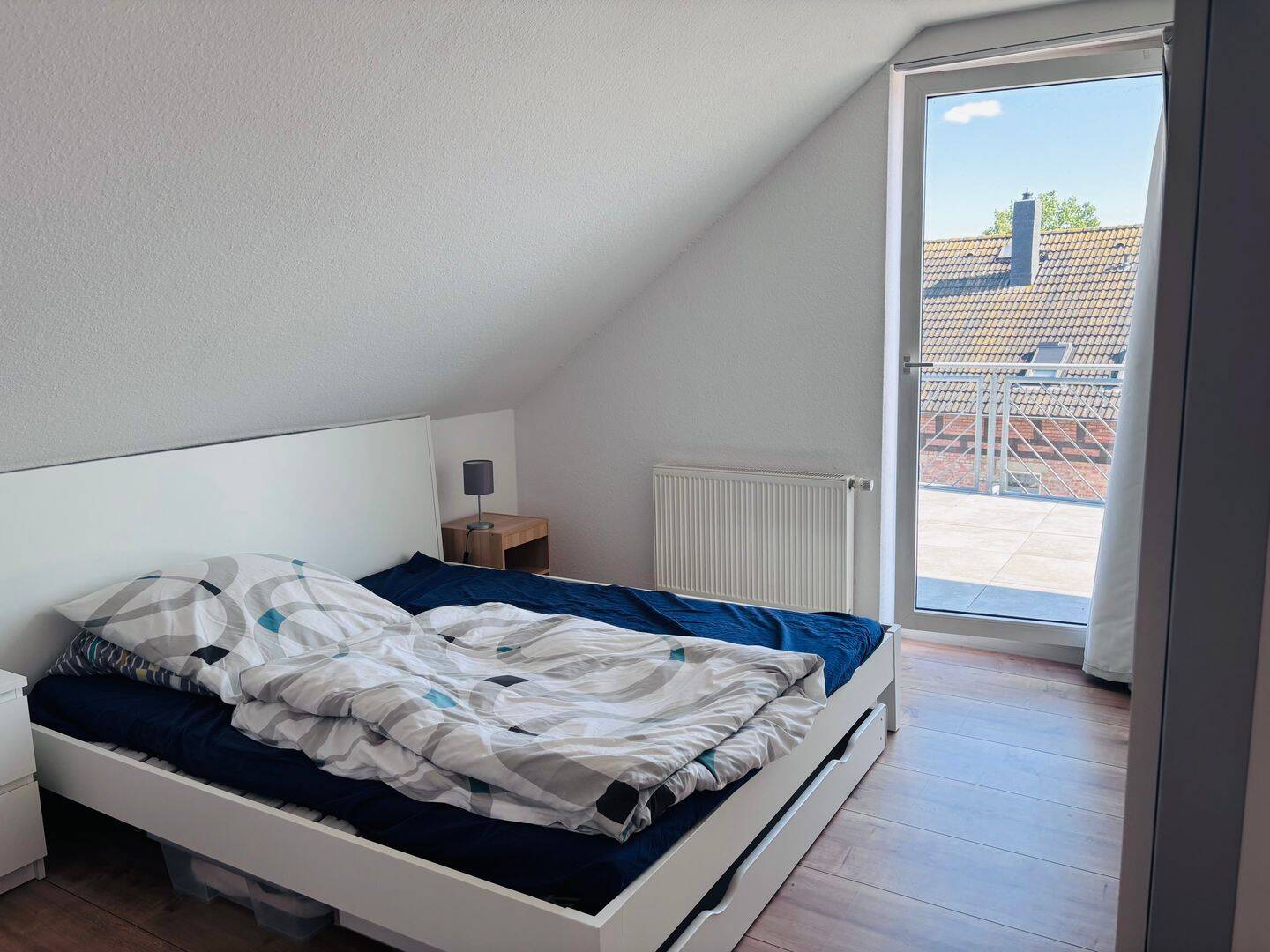 Wunderschöne Dachgeschosswohnung mit großzügiger Sonnenterrasse in Braunschweig-Querum – 38108 Braunschweig – Vorschaubild 4