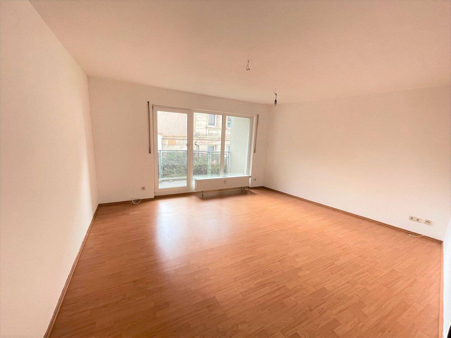 Großzügige 2-Zi-Wohnung mit Balkon, separater Küche und TG-Stellplatz in Fürth – 90766 Fürth – Vorschaubild 3