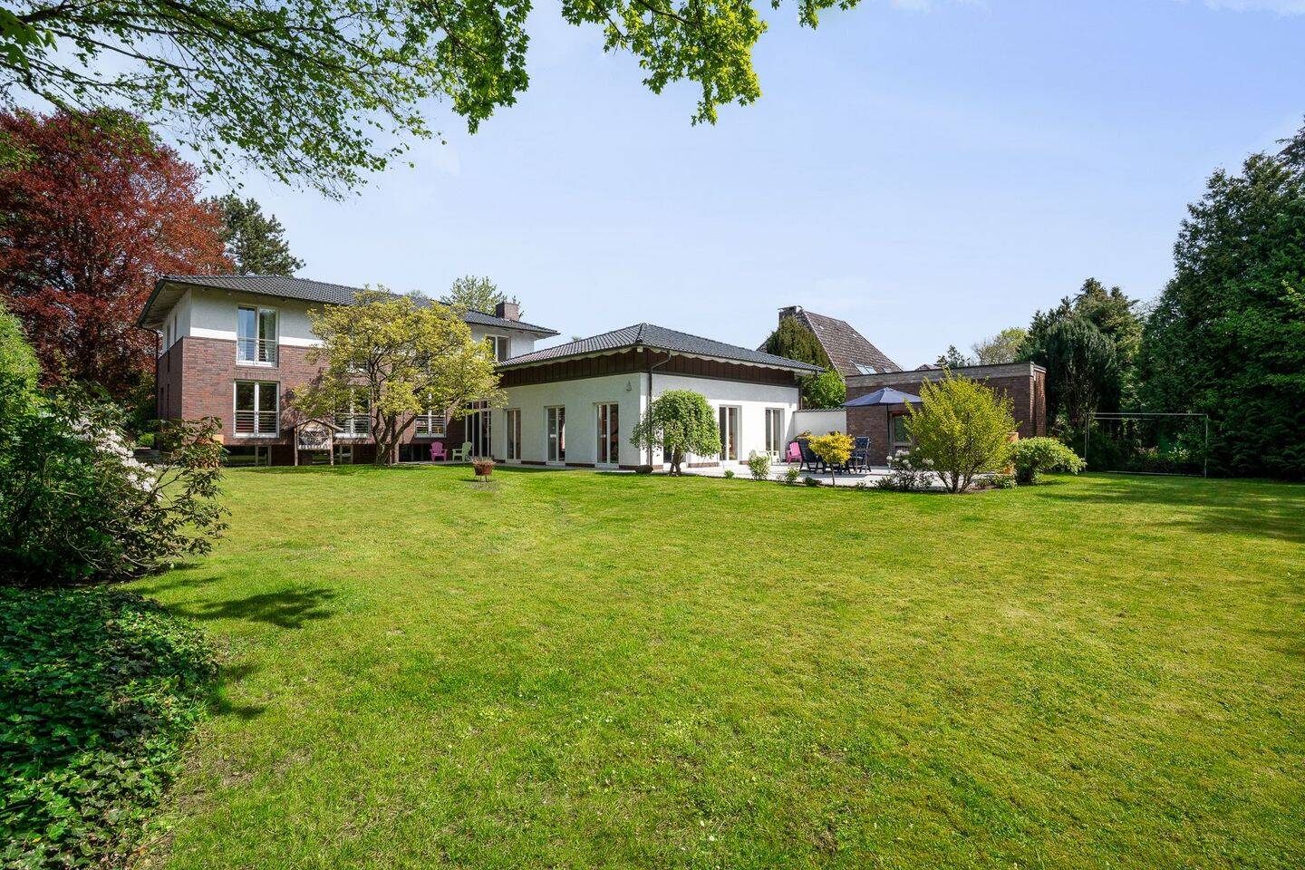 Eine großzügige Villa in erstklassiger Wohnlage. – 22359 Hamburg – Vorschaubild 3
