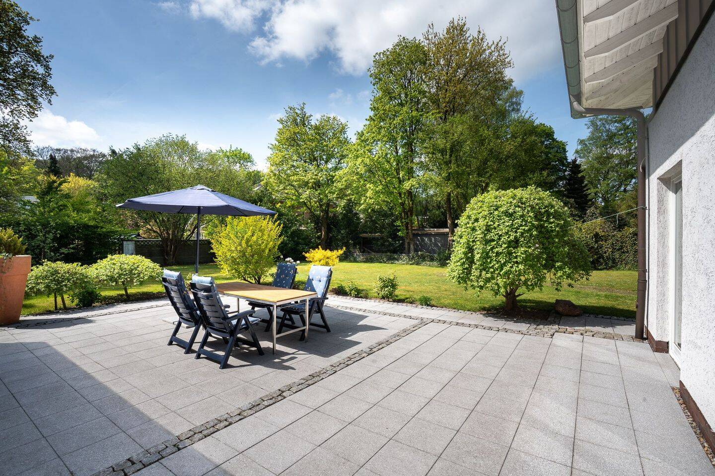 Eine großzügige Villa in erstklassiger Wohnlage. – 22359 Hamburg – Vorschaubild 4