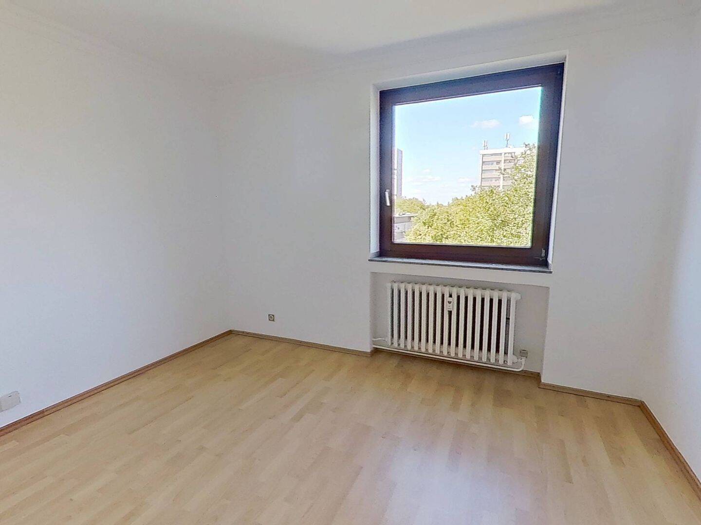 Große 3,5-Zimmer-Wohnung mit BALKON und 2 Bädern in ruhiger Wohnlage im Kölner Norden – 50767 Köln – Vorschaubild 3