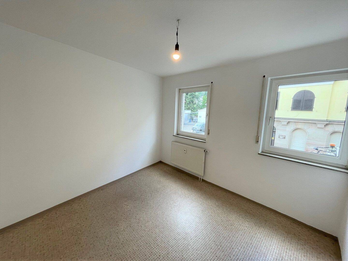 Großzügige 2-Zi-Wohnung mit Balkon, separater Küche und TG-Stellplatz in Fürth – 90766 Fürth – Vorschaubild 5