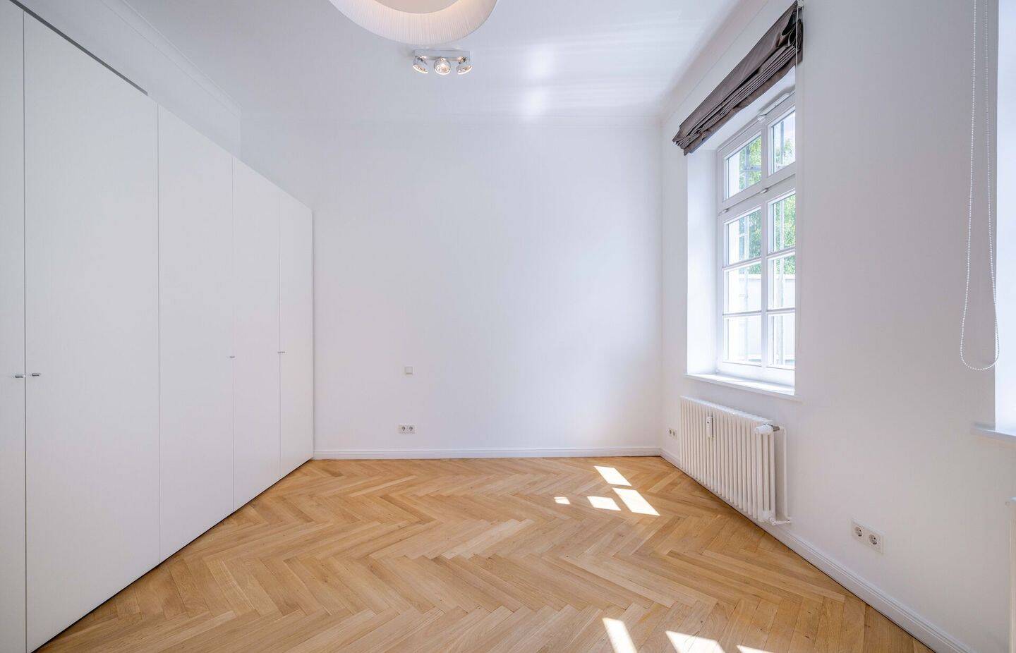 Moderne Wohnung mit großzügigem Südbalkon – 20149 Hamburg – Vorschaubild 4