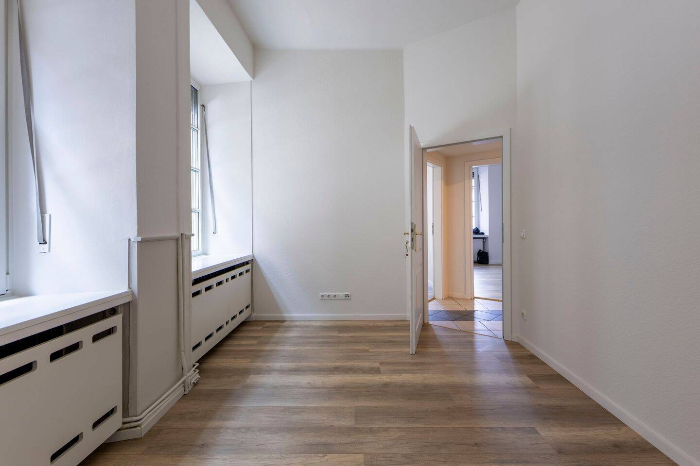 Trier-City: 4 ZKB-Wohnung mit ca. 92 m² WFL in der Trierer Innenstadt – WG tauglich – 54290 Trier – Vorschaubild 3