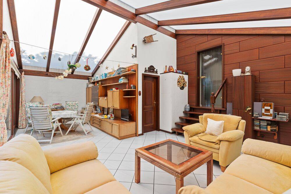 Viel Platz in zentraler Lage: Einfamilienhaus mit Wintergarten, Garten und Garage – 22147 Hamburg – Vorschaubild 4