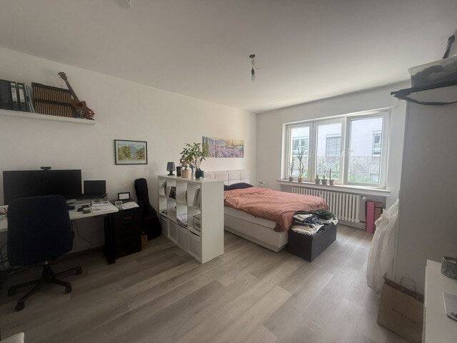 Einziehen statt renovieren: 2 Zimmer, Wohndiele, Balkon und moderner Wohnkomfort im Agnesviertel. – 50670 Köln – Vorschaubild 3