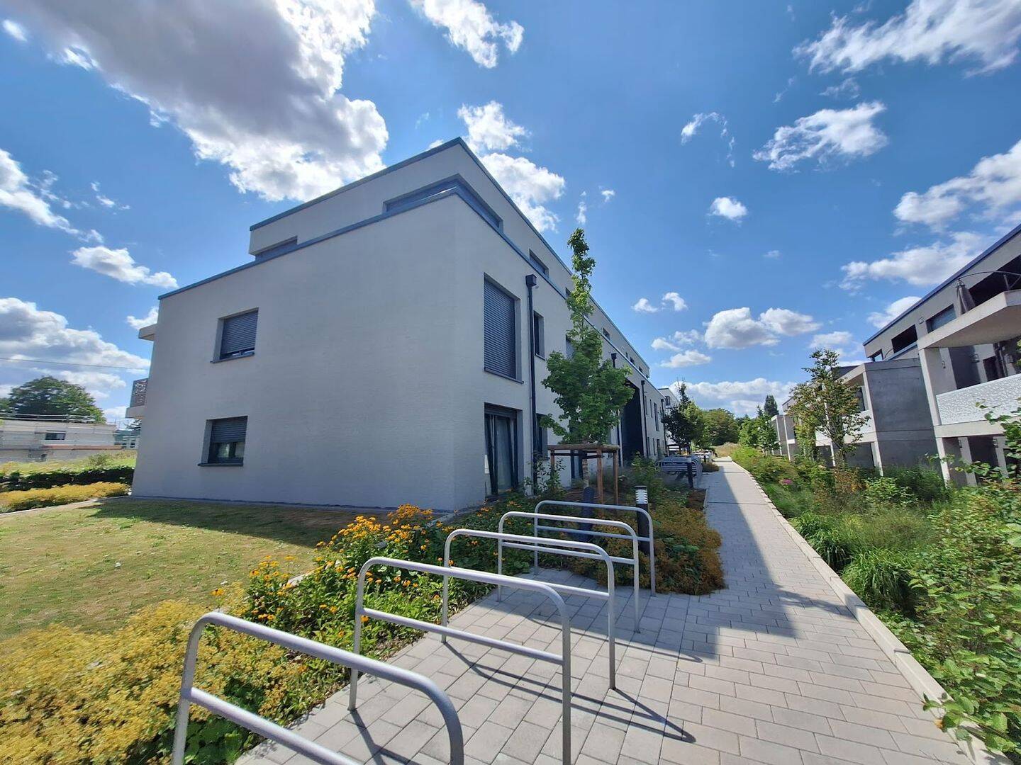2 Zimmer mit Balkon und Einbauküche, frisch renoviert – 33609 Bielefeld – Vorschaubild 3