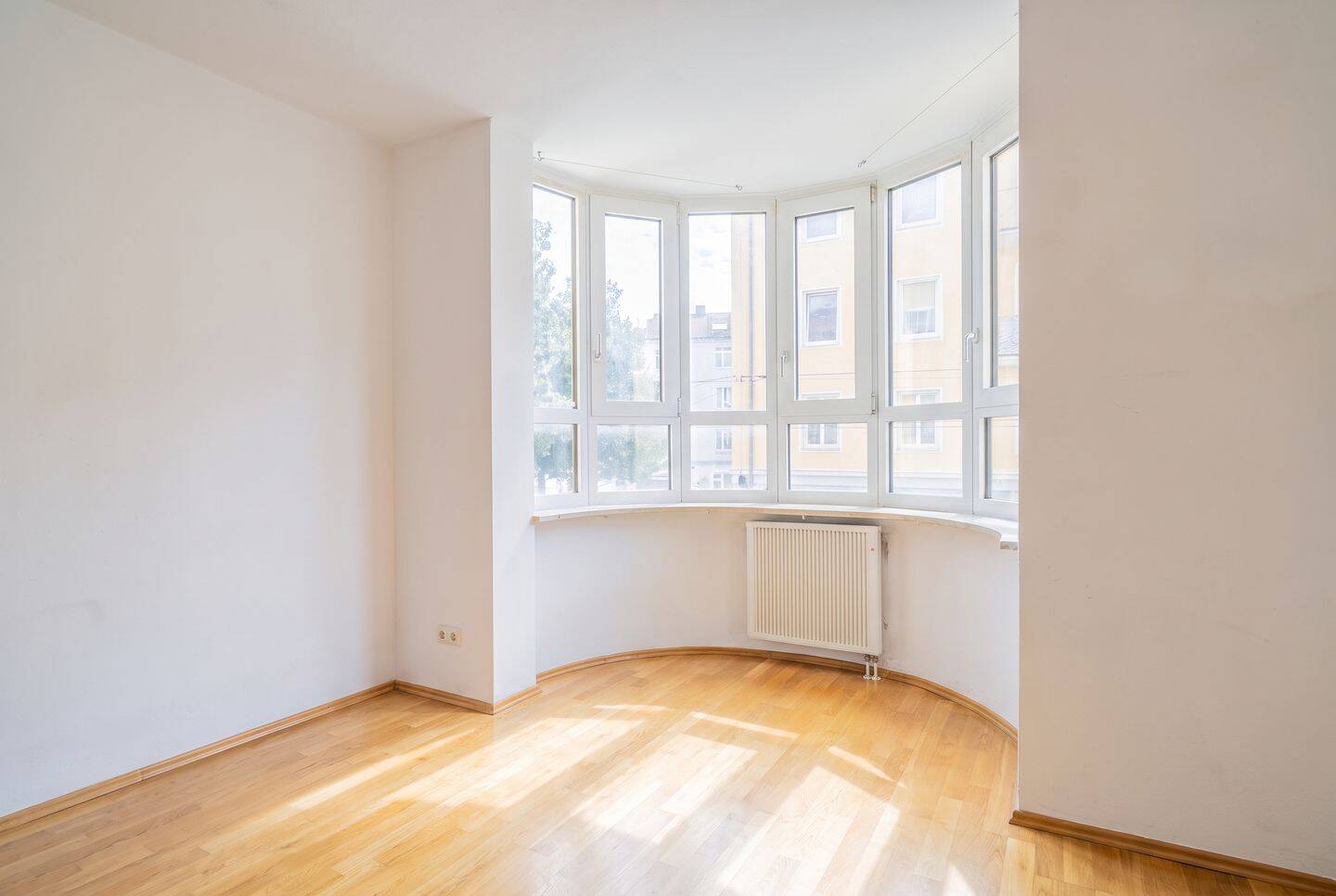 Großzügige 4-Zimmer-Wohnung mit besonderem Charakter in der begehrten Maxvorstadt – 80799 München – Vorschaubild 3