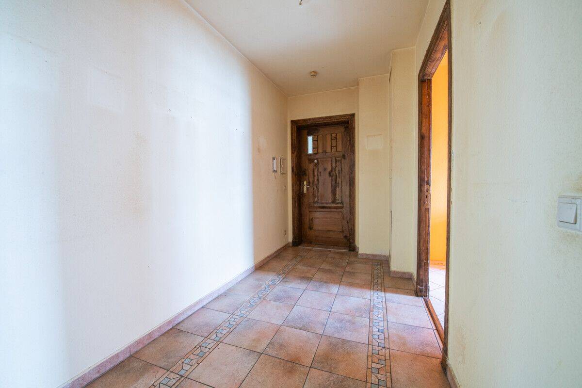 Solide 2-Zimmer-Wohnung mit Süd-Loggia im Vorderhaus, Wertpotenzial – besichtigen und entdecken – 13086 Berlin – Vorschaubild 3