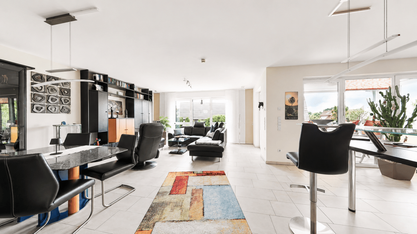 Lichtdurchflutete 4-Zimmer-Wohnung mit großer Loggia und Aufzug – 33729 Bielefeld – Vorschaubild 3