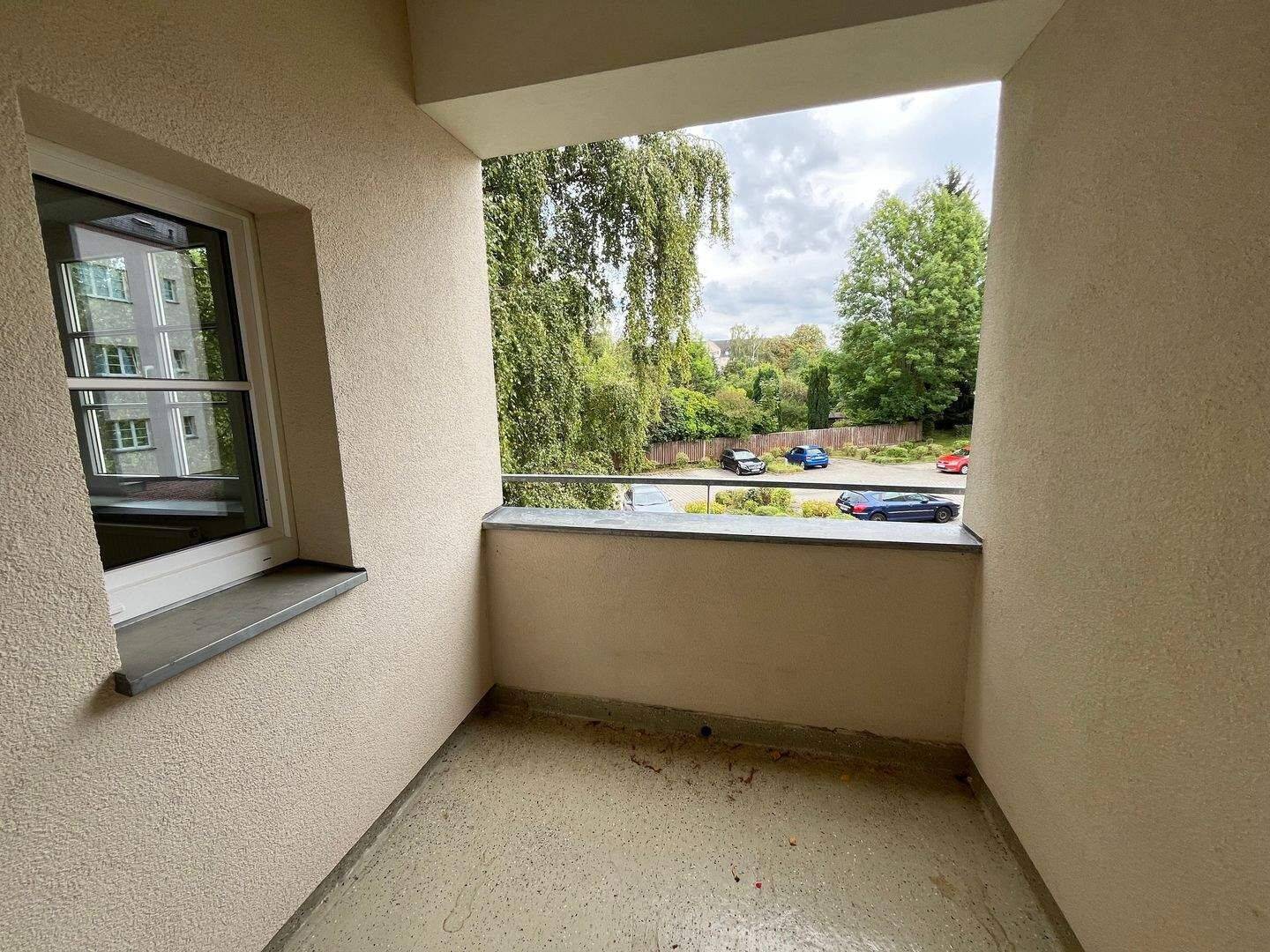 Charmante 2-Zimmer-Wohnung mit Balkon in Chemnitz, Bernsdorf – Chemnitz – Vorschaubild 3