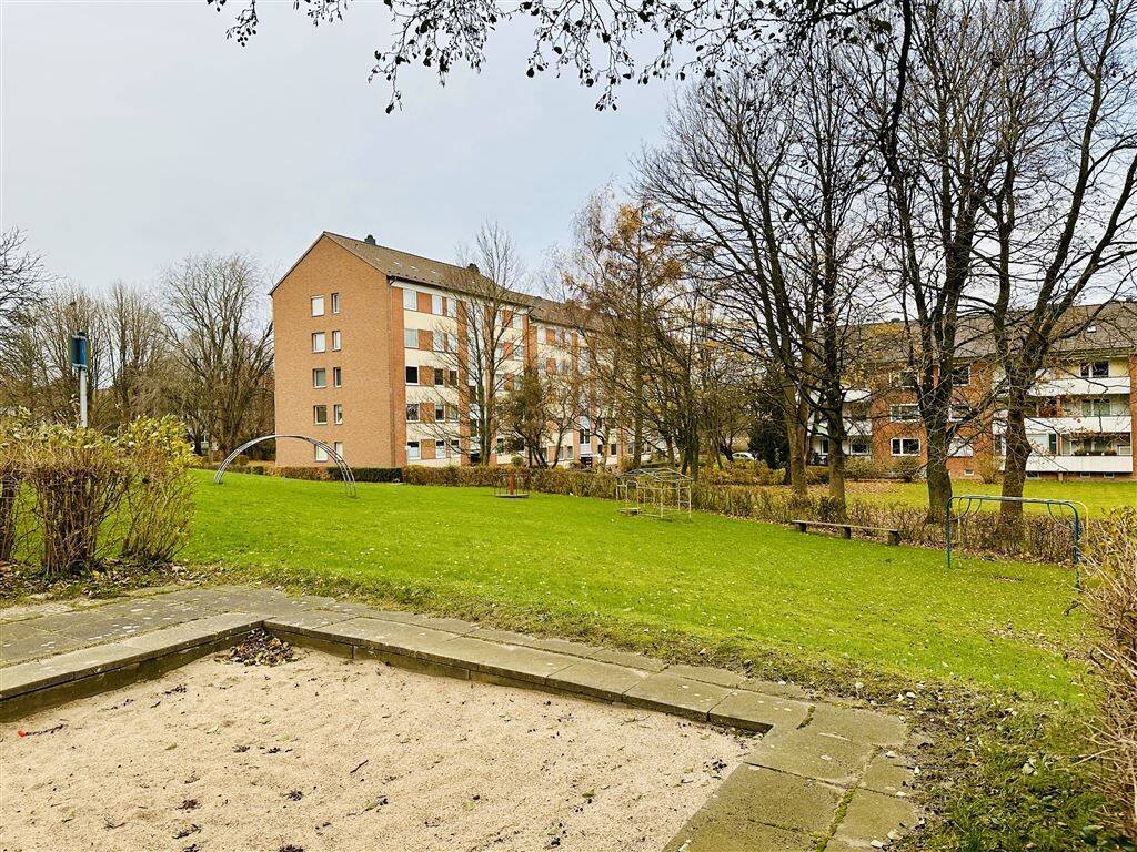 Bezugsfreie 2-Zimmer-Wohnung mit  Weitblick, Balkon, Aufzug und Bodenkammer // Kiel-Dietrichsdorf – 24149 Kiel – Vorschaubild 3