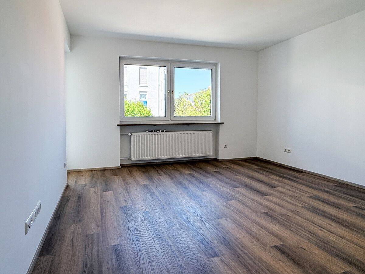 Modern renovierte 2,5-Zimmer-Wohung mit Charme in Neuhausen – 80634 München – Vorschaubild 3