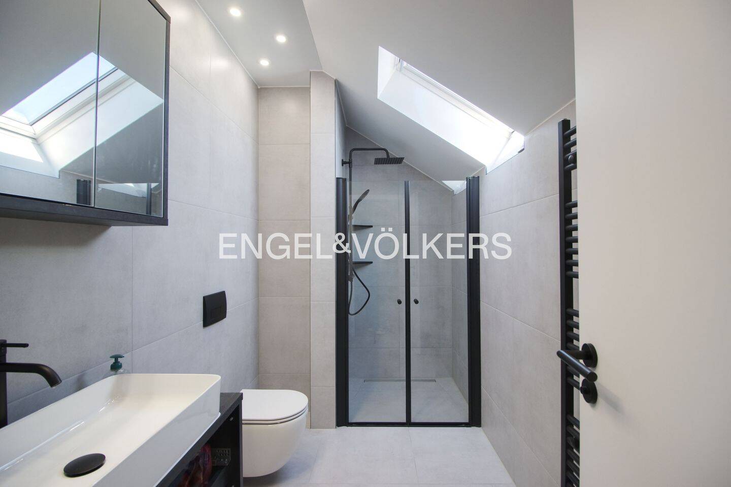 2-Zimmer-Dachgeschosswohnung zum Erstbezug nach vollständiger Sanierung – 93059 Regensburg – Vorschaubild 3