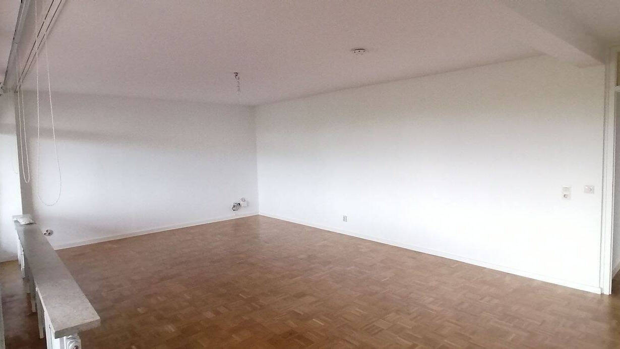 Ihr neues Zuhause | 5 Zimmer | Einbauküche | Balkon/Loggia [18m²]| Zwei Bäder & separates Gäste WC | Stuttgart Asemwald – 70599 Stuttgart – Vorschaubild 3