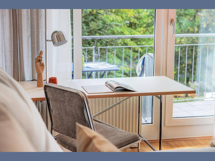 Möbliert: Neuwertig möbliert: Wohnung mit ruhiger Loggia – München – Vorschaubild 4