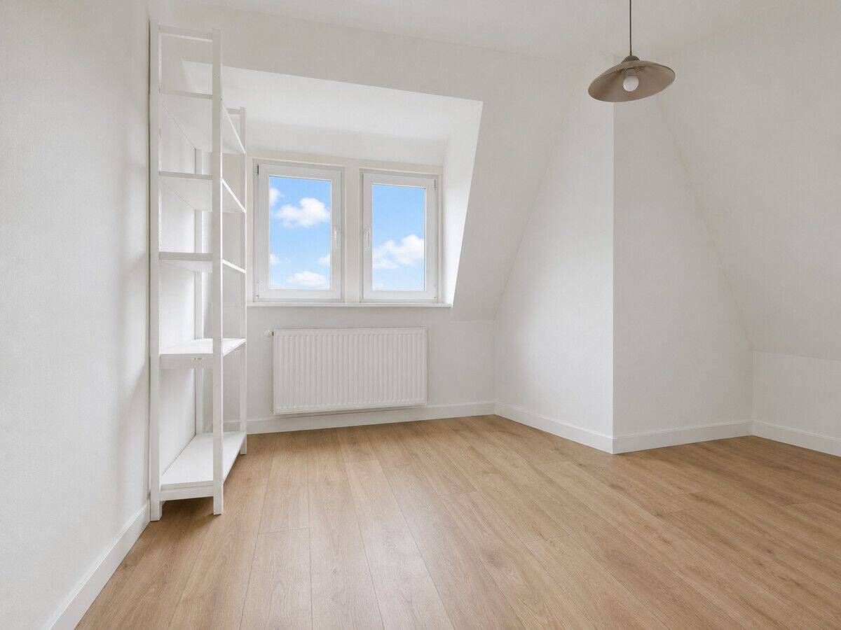 Wohnen über den Dächern: 3,5 Zimmer mit Altbaucharme – 28207 Bremen – Vorschaubild 3